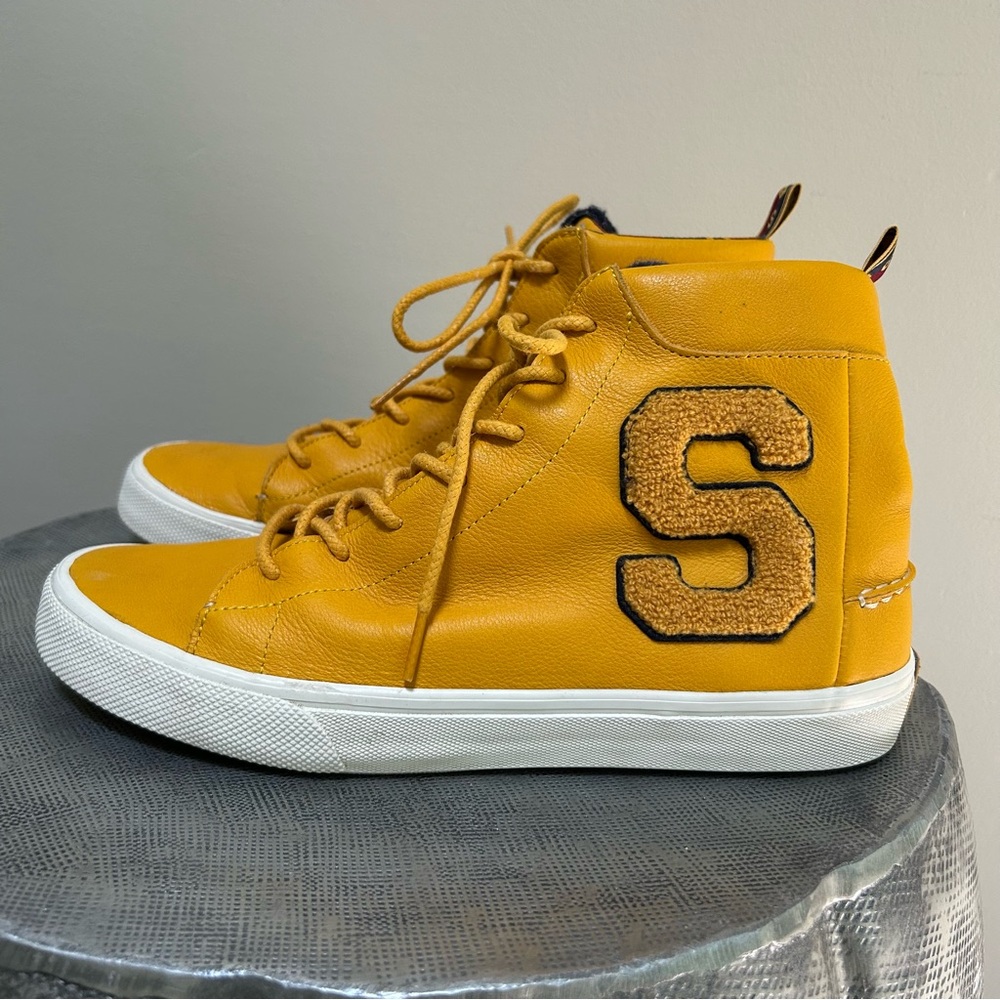SPERRY ~Men’s Striper II High Top Anniversary Yellow Leather Sneakers in size 10